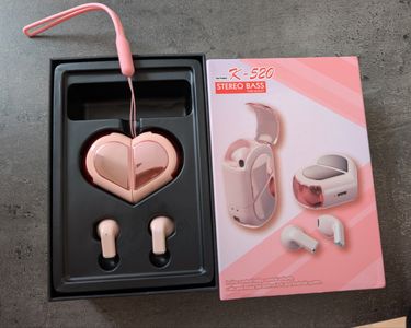 Écouteur bleutooh love 1 pour femme.